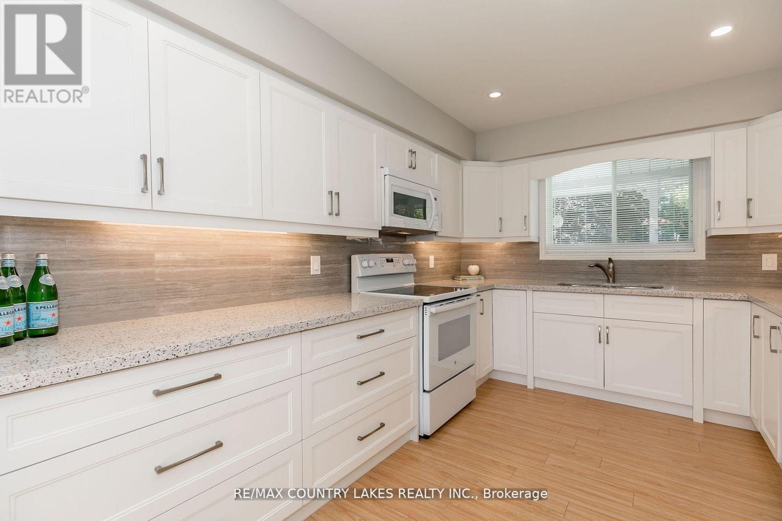 47 Lake Avenue, Ramara (Brechin), Ontario  L0K 1B0 - Photo 14 - S13797174