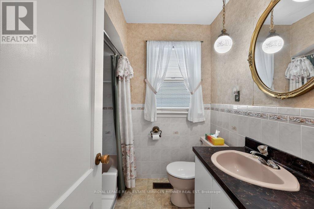 948 Long Drive, Burlington, Ontario  L7T 3K1 - Photo 15 - W13796888