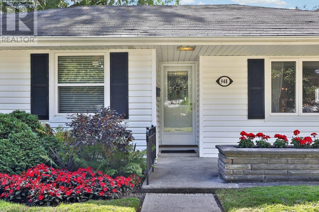 948 Long Drive, Burlington, Ontario  L7T 3K1 - Photo 3 - W13796888