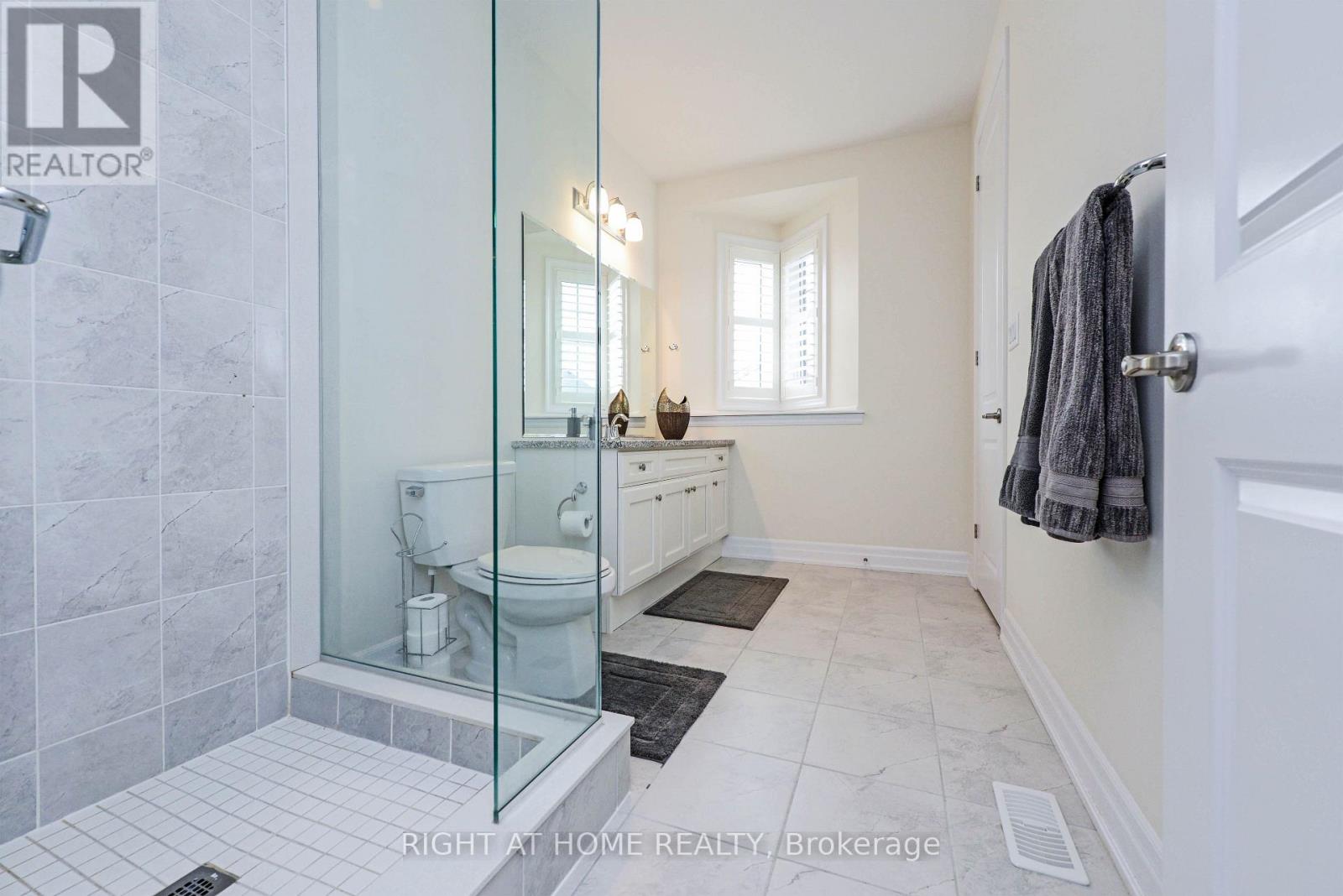 3286 Charles Biggar Drive, Oakville, Ontario  L6M 1N3 - Photo 24 - W13796898