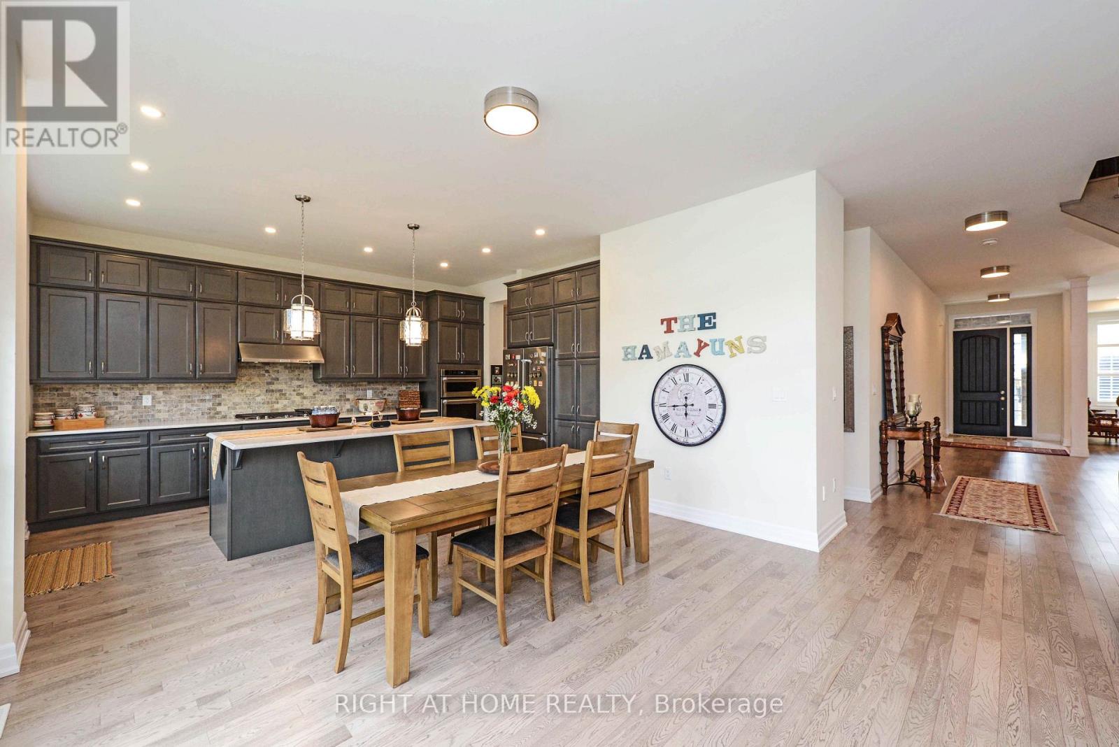 3286 Charles Biggar Drive, Oakville, Ontario  L6M 1N3 - Photo 5 - W13796898