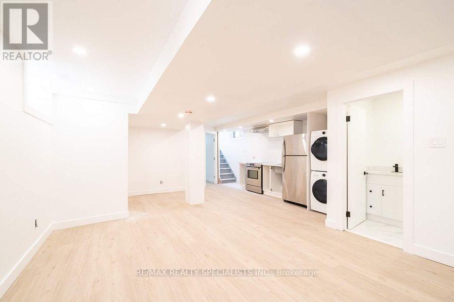 Lower - 29 Goodwood Avenue, Toronto, Ontario  M6E 1J1 - Photo 14 - W13796914