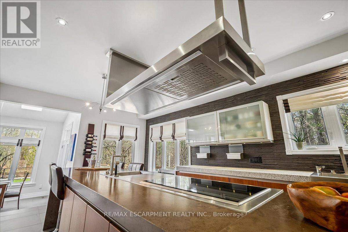 2203 Winding Woods Drive, Oakville, Ontario  L6H 5T9 - Photo 14 - W13797086