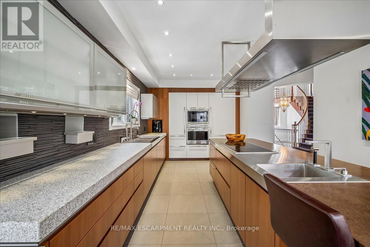2203 Winding Woods Drive, Oakville, Ontario  L6H 5T9 - Photo 15 - W13797086