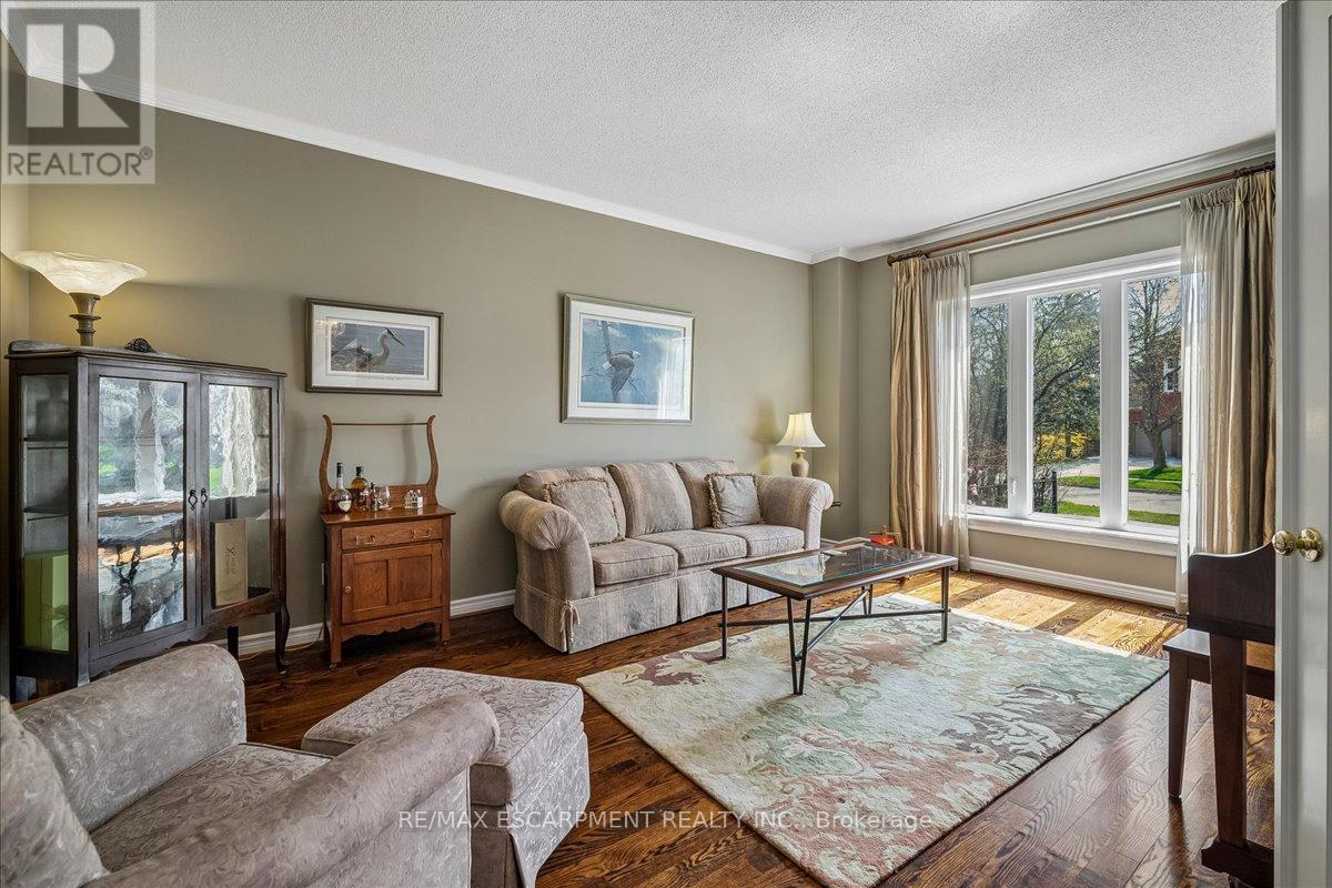 2203 Winding Woods Drive, Oakville, Ontario  L6H 5T9 - Photo 19 - W13797086