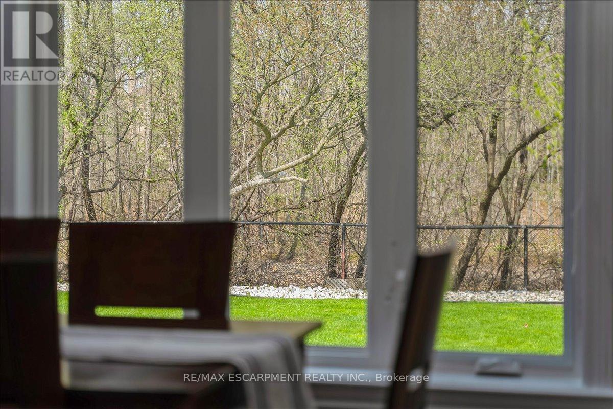 2203 Winding Woods Drive, Oakville, Ontario  L6H 5T9 - Photo 20 - W13797086