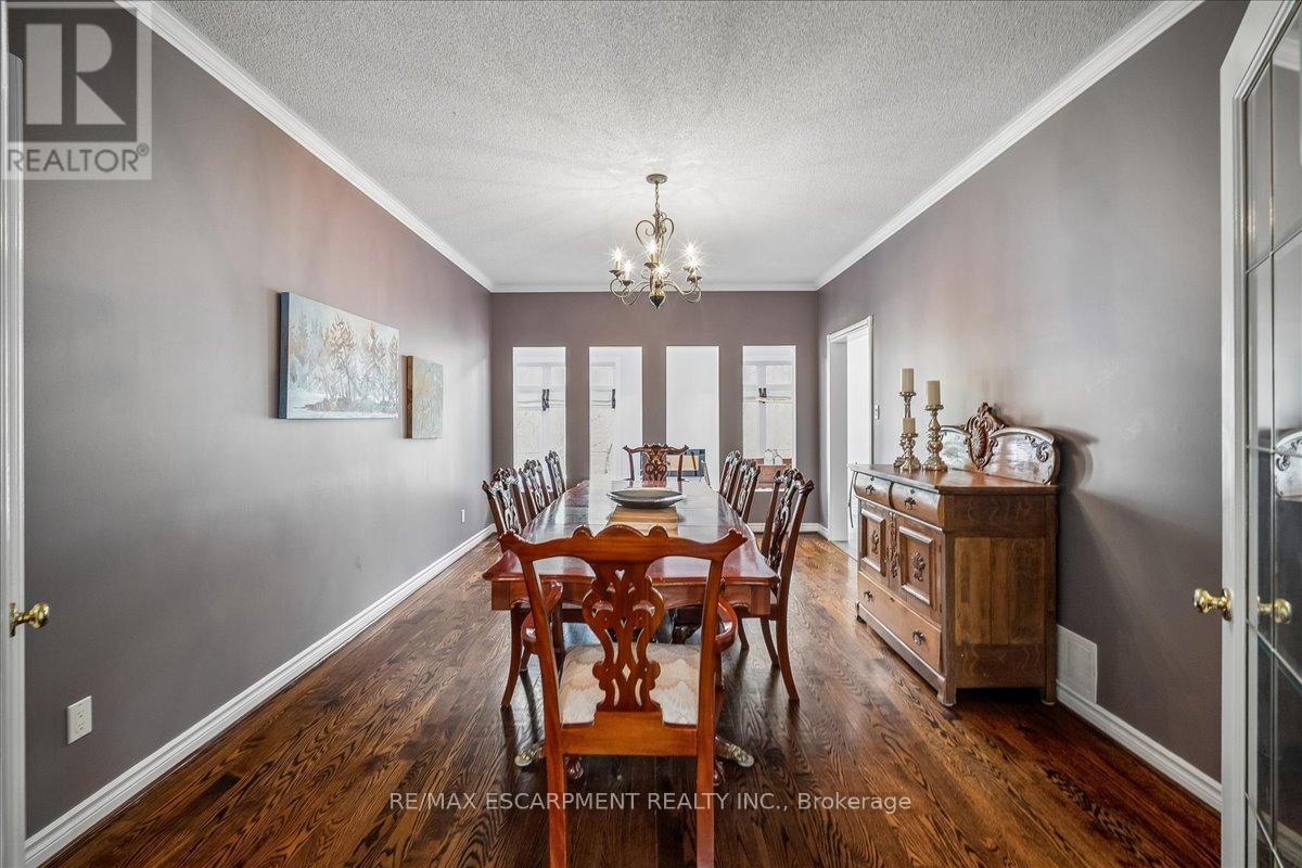 2203 Winding Woods Drive, Oakville, Ontario  L6H 5T9 - Photo 24 - W13797086