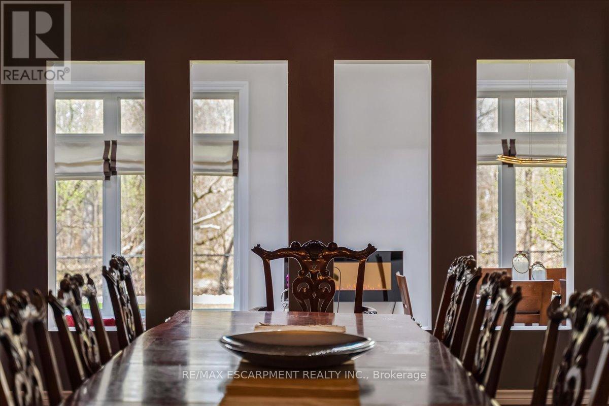 2203 Winding Woods Drive, Oakville, Ontario  L6H 5T9 - Photo 25 - W13797086
