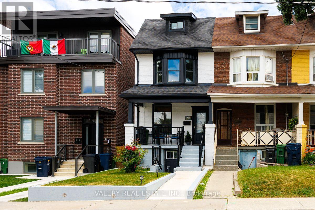 UPPER - 219 MCROBERTS AVENUE, Toronto, Ontario