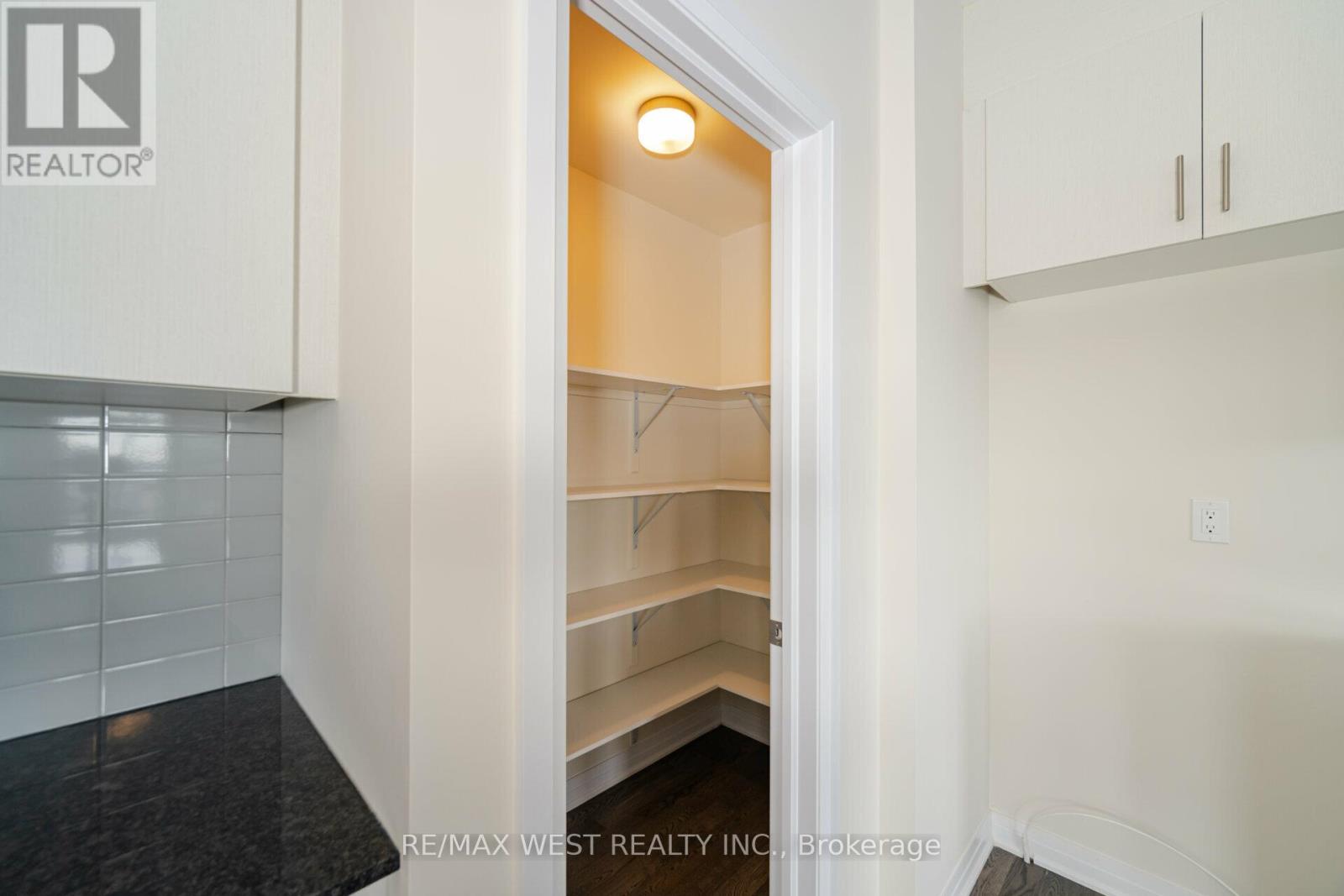 120 Settlers Road E, Oakville, Ontario  L6H 7C8 - Photo 16 - W13797128
