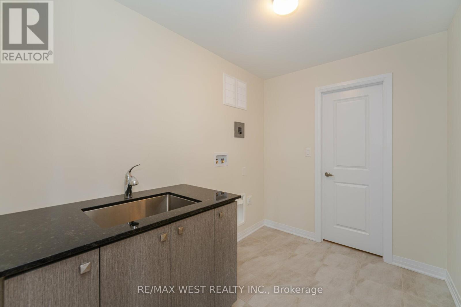 120 Settlers Road E, Oakville, Ontario  L6H 7C8 - Photo 32 - W13797128