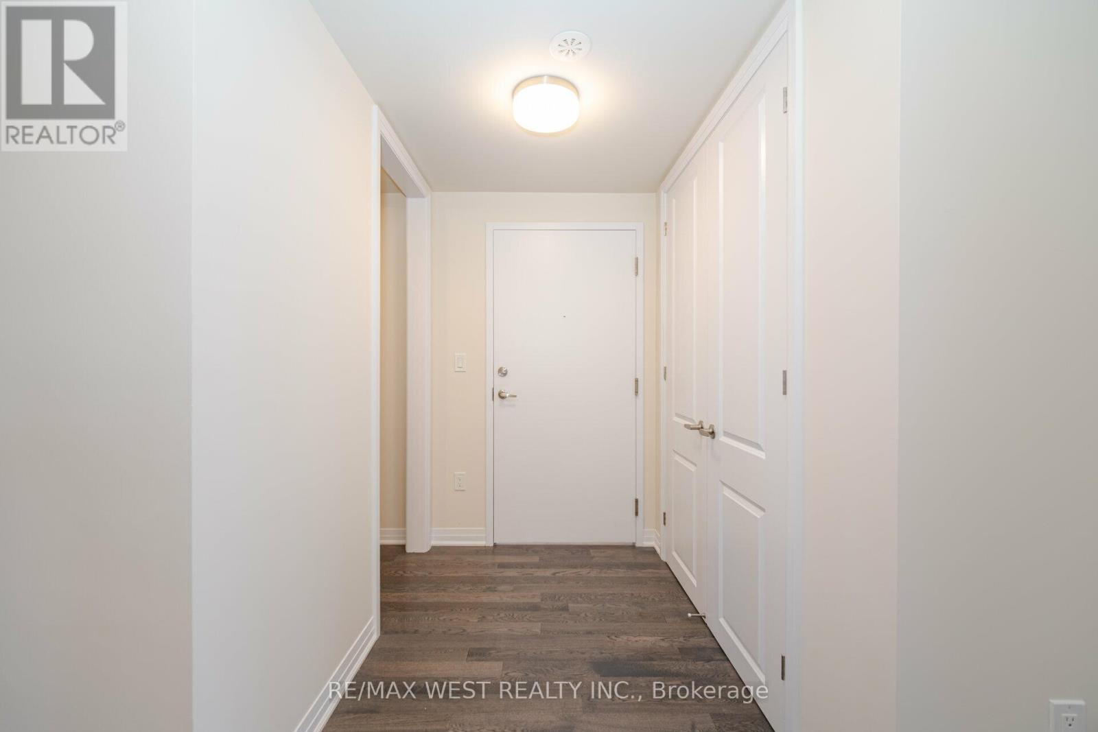 120 Settlers Road E, Oakville, Ontario  L6H 7C8 - Photo 4 - W13797128