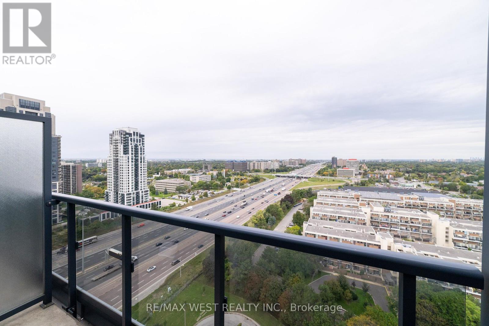 2108 - 1 Valhalla Inn Road, Toronto, Ontario  M9B 1S9 - Photo 25 - W13797142