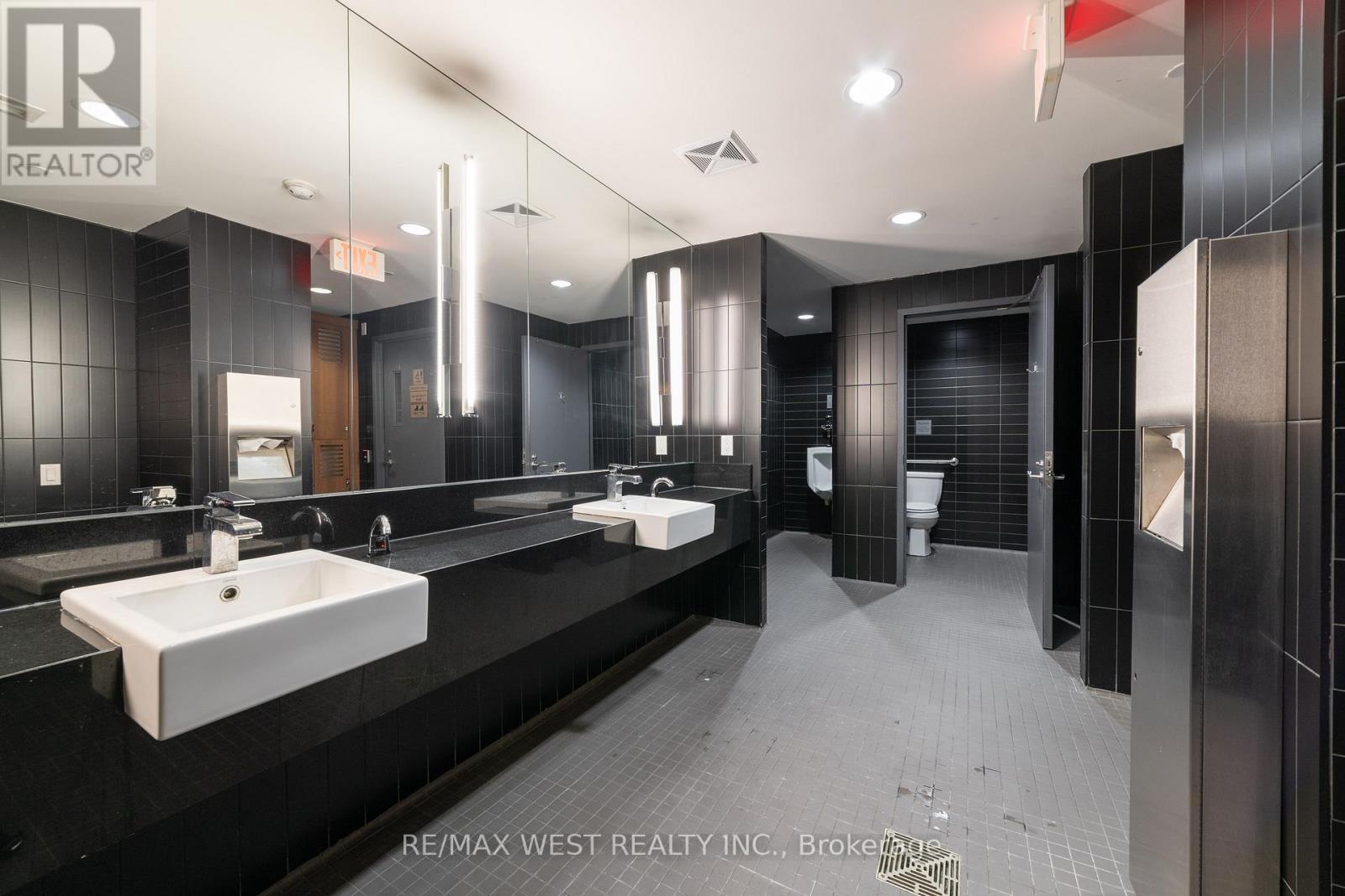 2108 - 1 Valhalla Inn Road, Toronto, Ontario  M9B 1S9 - Photo 34 - W13797142