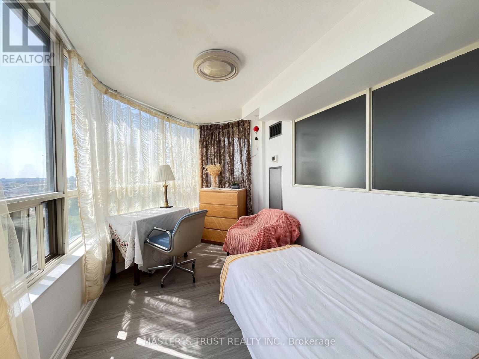 1203 - 400 Webb Drive, Mississauga, Ontario  L5B 3Z7 - Photo 16 - W13797298