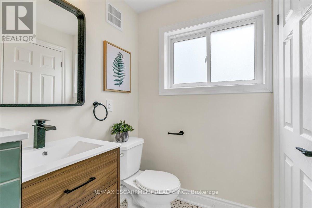 Lower - 58 Columbia Drive, Hamilton, Ontario  L9C 3Y2 - Photo 6 - X13796922