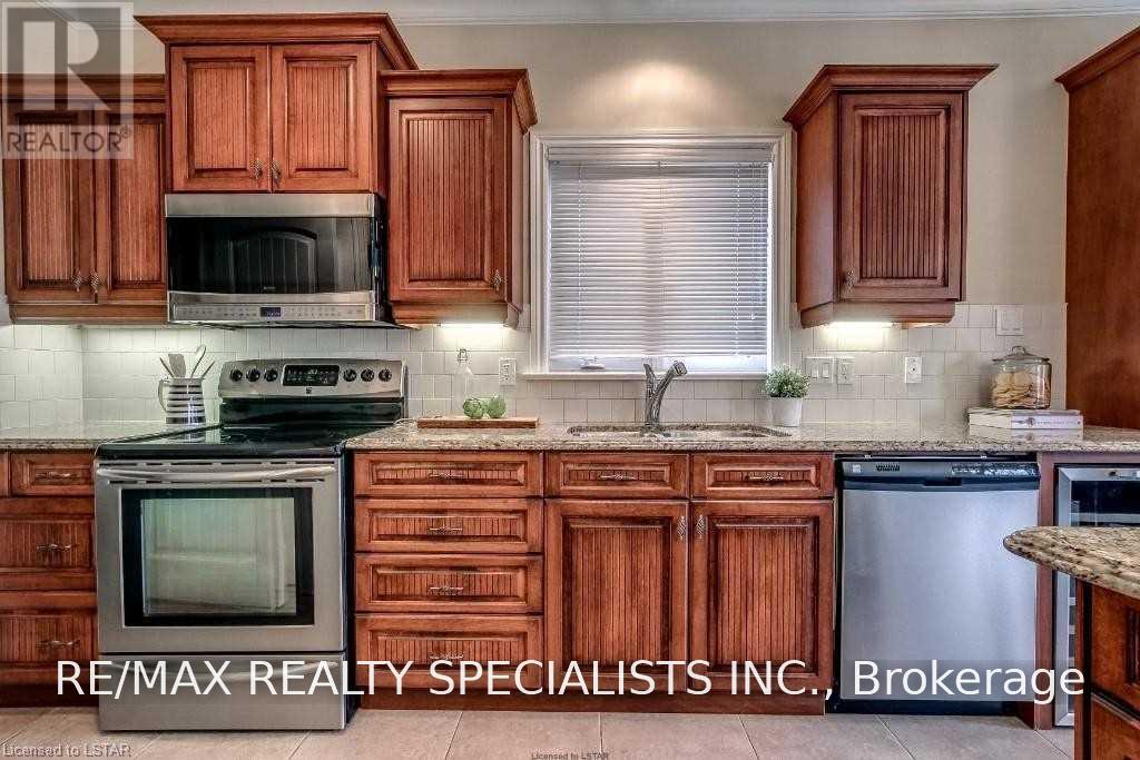 404 South Carriage Way, London North, Ontario  N6G 0B2 - Photo 16 - X13796976