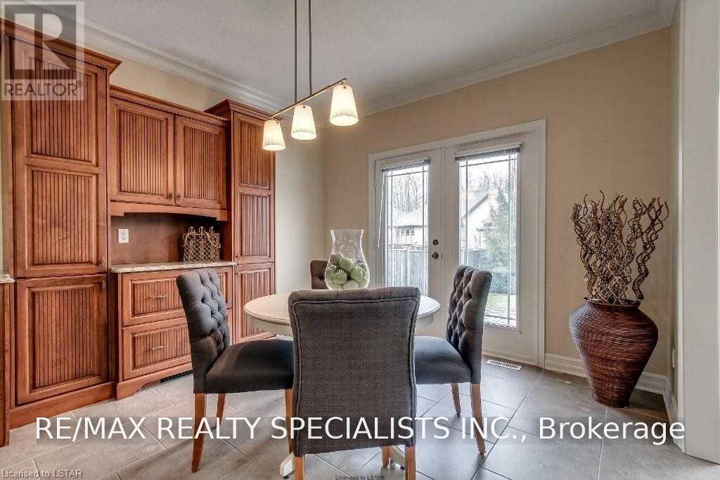 404 South Carriage Way, London North, Ontario  N6G 0B2 - Photo 19 - X13796976