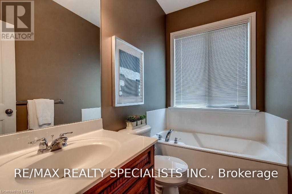 404 South Carriage Way, London North, Ontario  N6G 0B2 - Photo 21 - X13796976