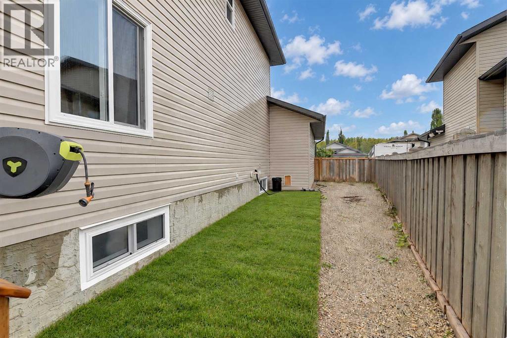 8586 69 Avenue photo 41