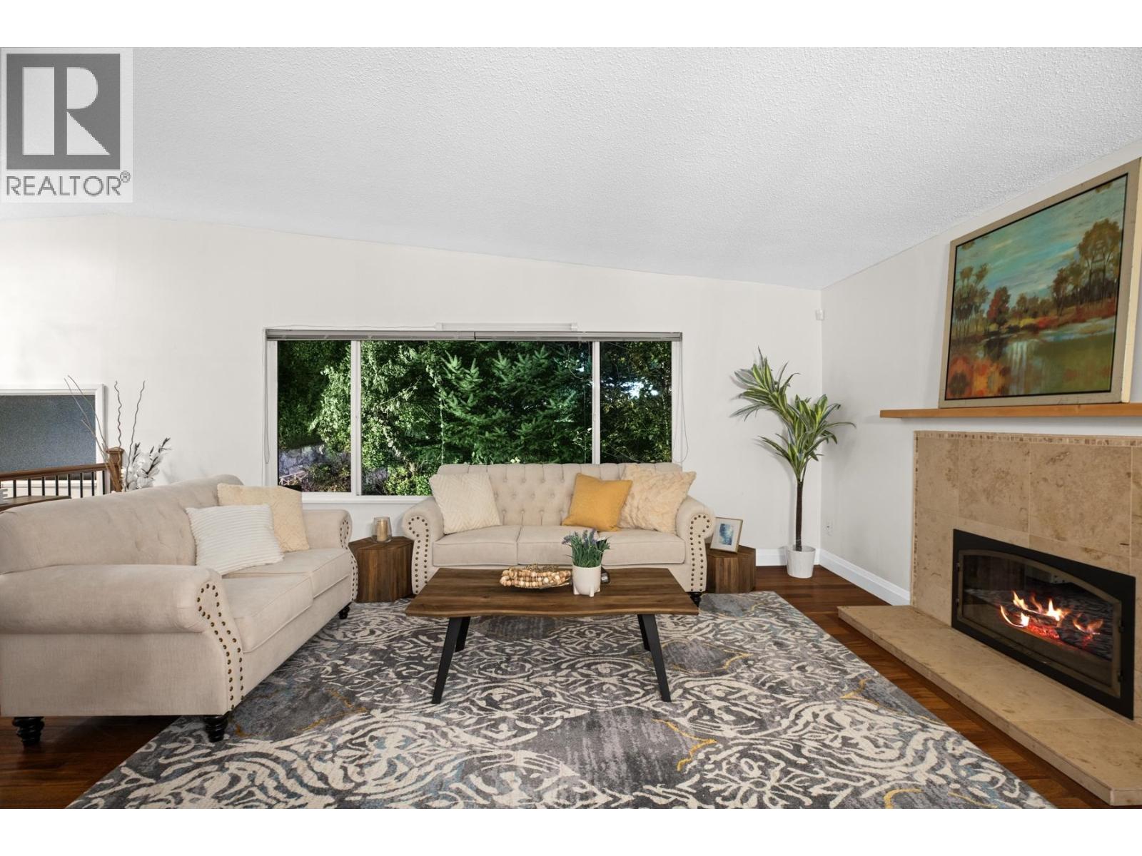 520 BALLANTREE PLACE West Vancouver British Columbia Canada V7S1W5 4