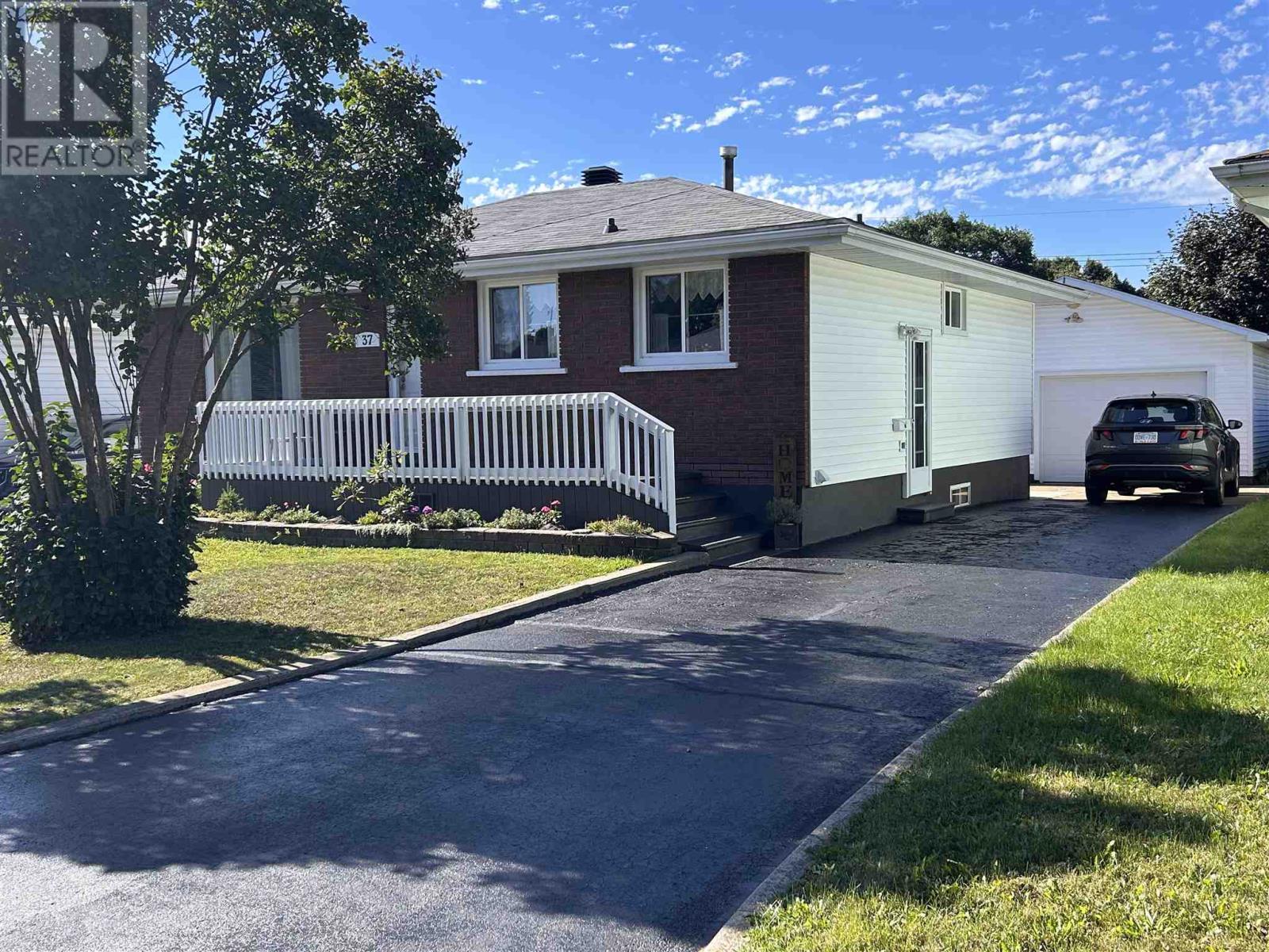 37 South Market ST, Sault Ste Marie, Ontario