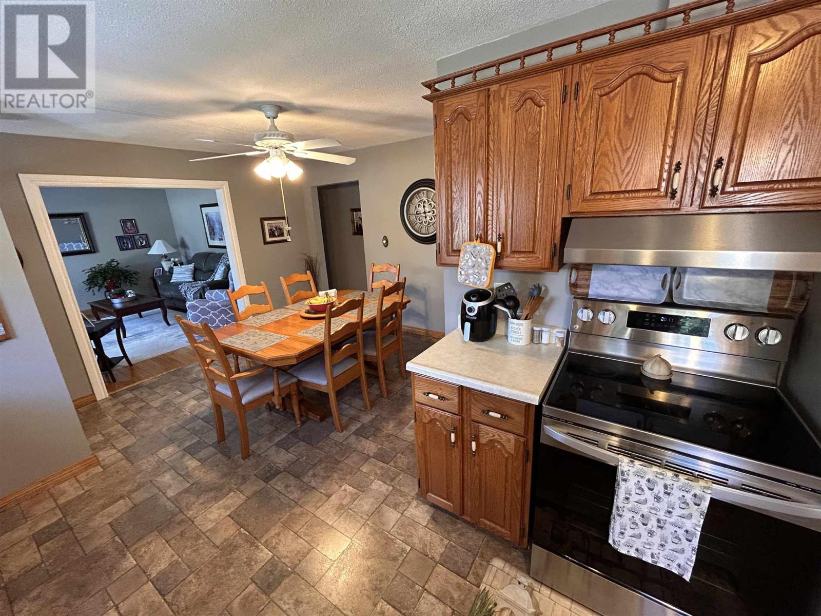 37 South Market St, Sault Ste Marie, Ontario  P6A 5G5 - Photo 6 - SM262586