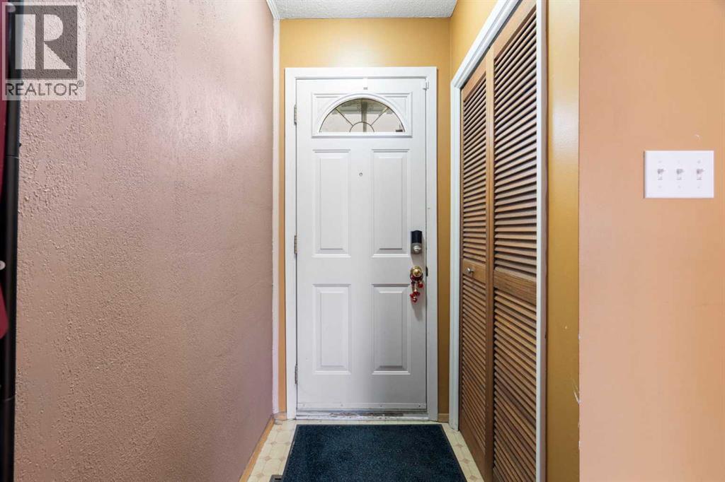 5009 North Haven Drive NW, Calgary, Alberta  T2K 2K3 - Photo 4 - A2343870