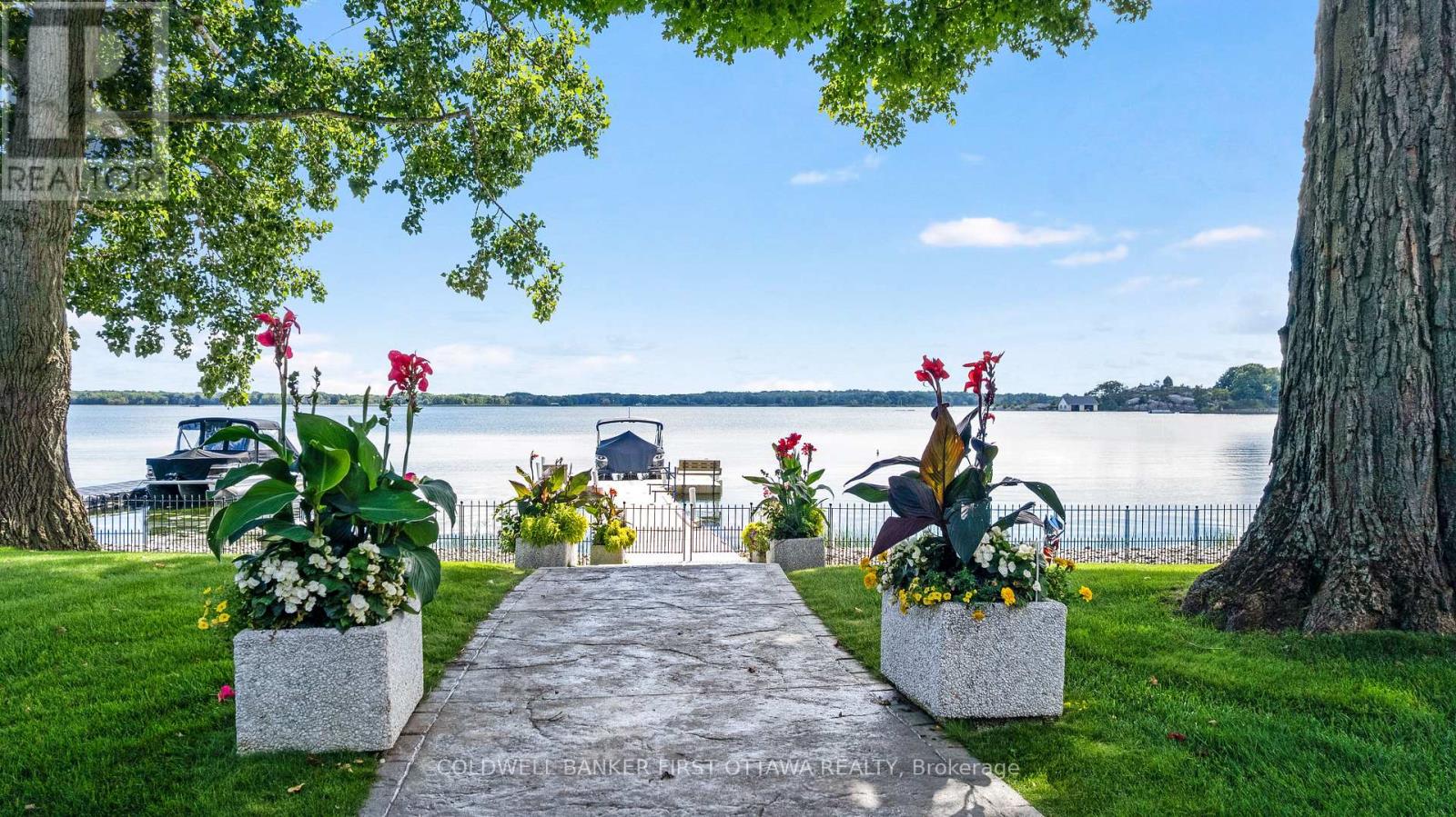 987 1000 Islands Parkway, Leeds And The Thousand Islands, Ontario  K0E 1R0 - Photo 2 - X13784072