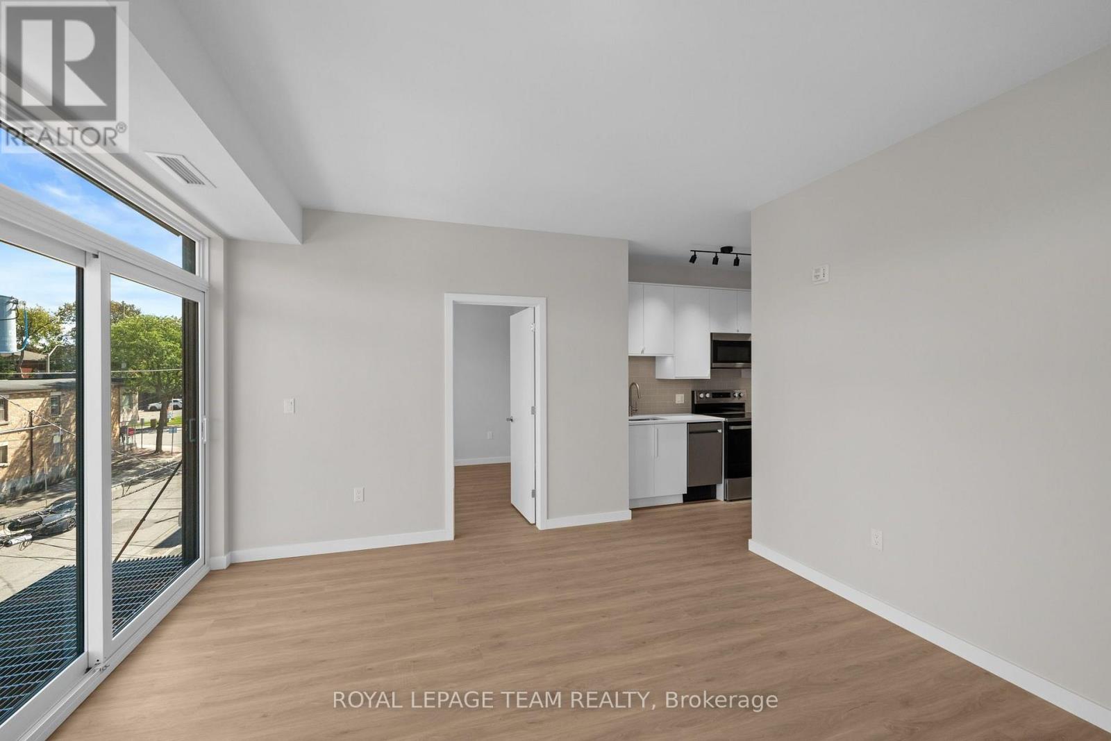 301 - 370 Athlone Avenue, Ottawa, Ontario  K1Z 5M4 - Photo 13 - X13797464
