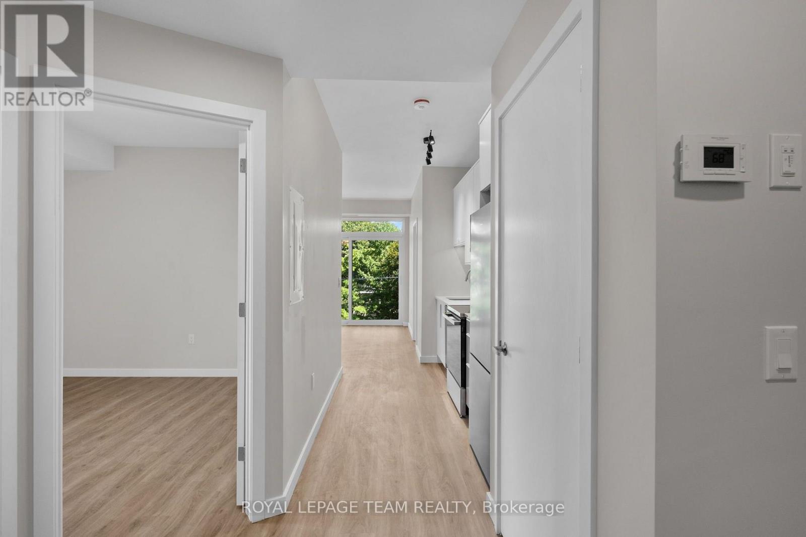 301 - 370 Athlone Avenue, Ottawa, Ontario  K1Z 5M4 - Photo 5 - X13797464