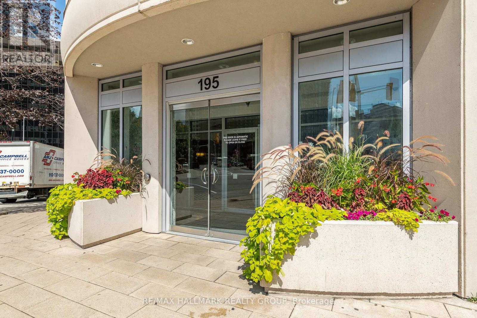1602 - 195 Besserer Street, Ottawa, Ontario  K1N 0B6 - Photo 2 - X13797492