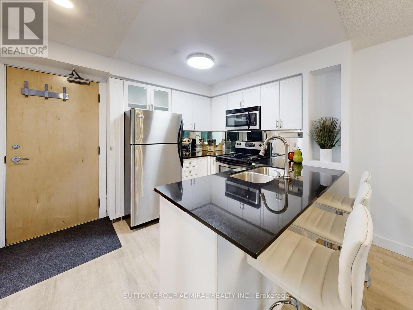 1005 - 212 Eglinton Avenue E, Toronto, Ontario M4P 1K2 - Photo 8 - C13797348