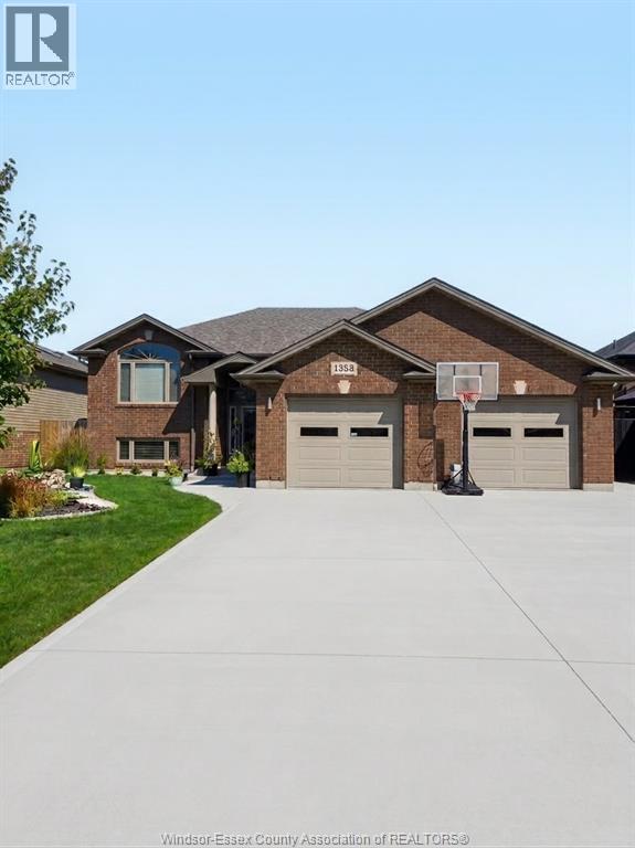 1358 COLONIAL CROSSING, Lakeshore, Ontario