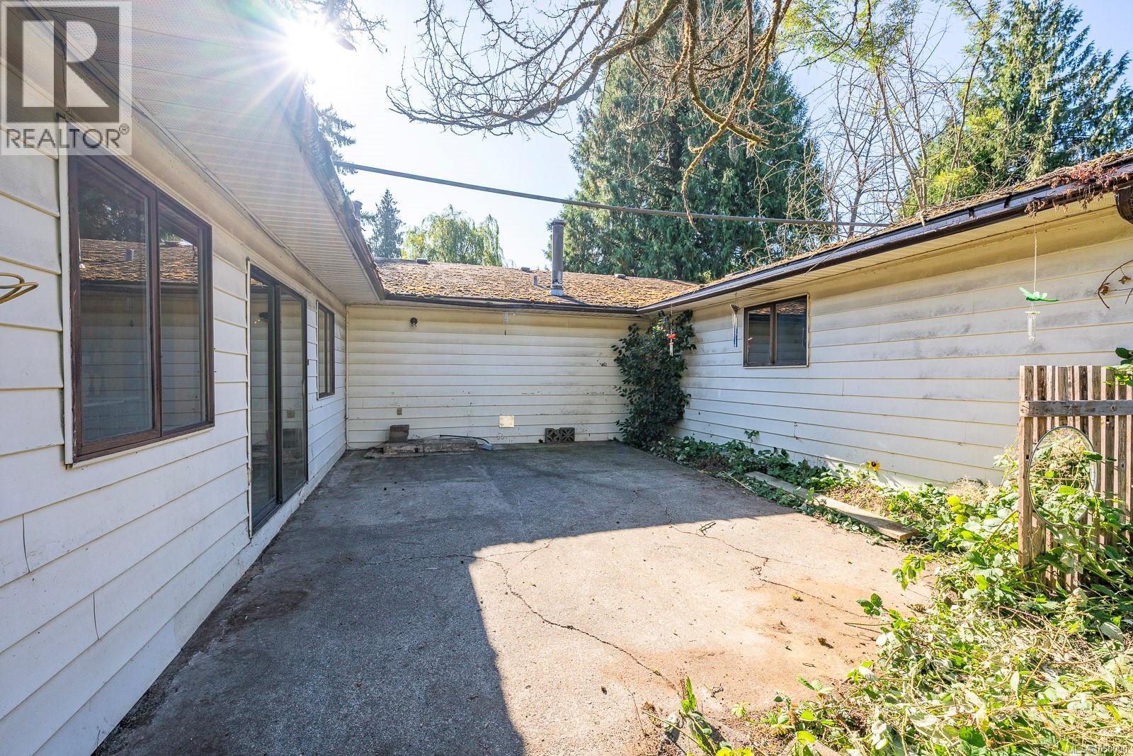 2547 Mabley Rd, Courtenay, British Columbia  V9N 9K2 - Photo 4 - 1050090