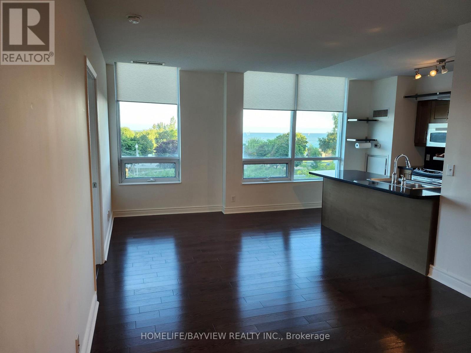 404 - 1900 Lake Shore Boulevard W, Toronto, Ontario  M6S 1A4 - Photo 2 - W13797378