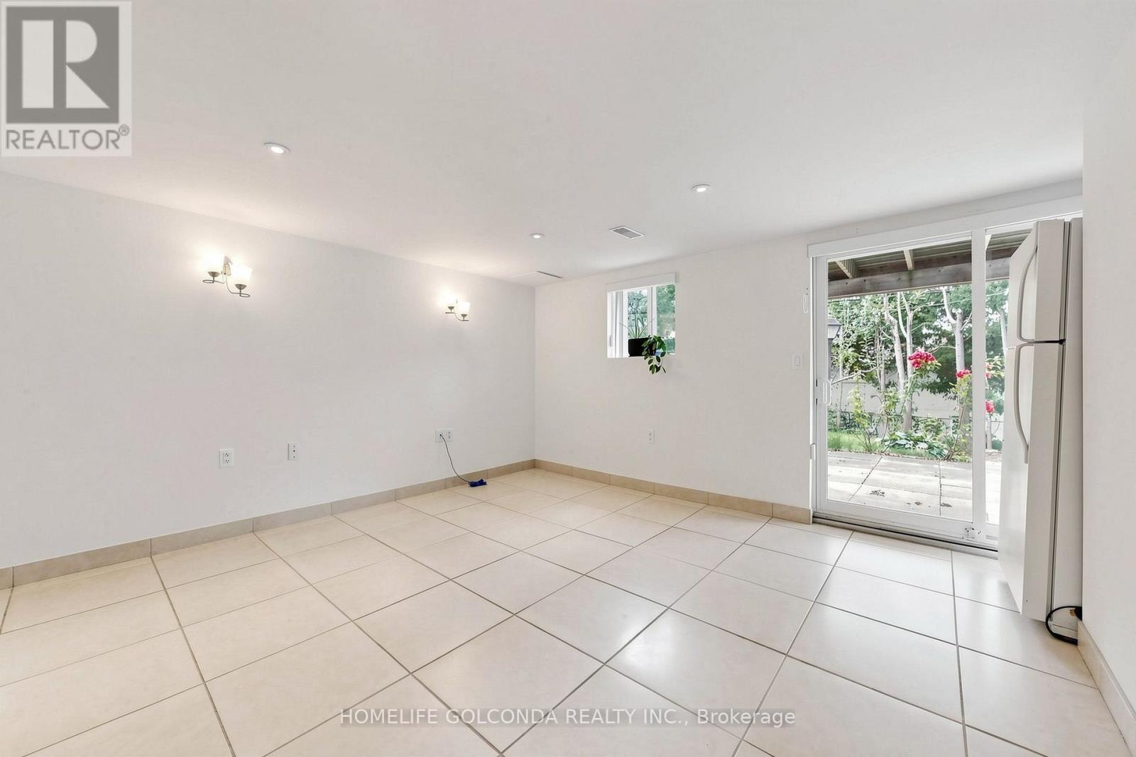 21 Grove Park Crescent, Toronto, Ontario  M2J 2C7 - Photo 24 - C13791954