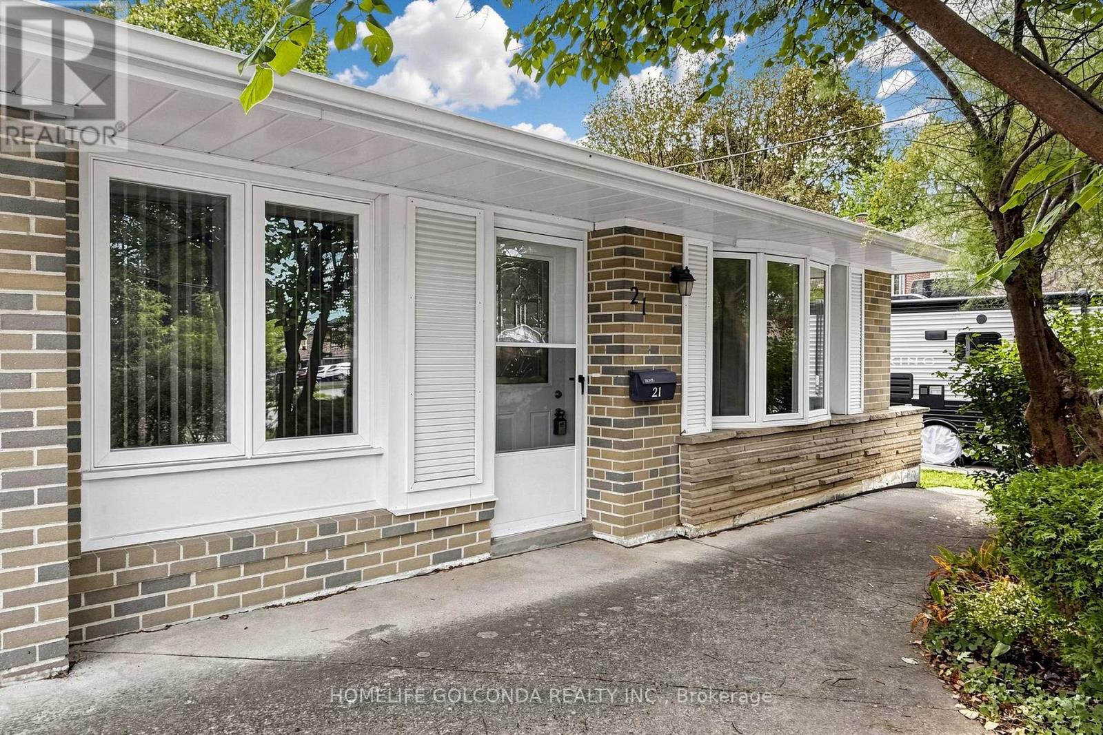 21 Grove Park Crescent, Toronto, Ontario  M2J 2C7 - Photo 4 - C13791954