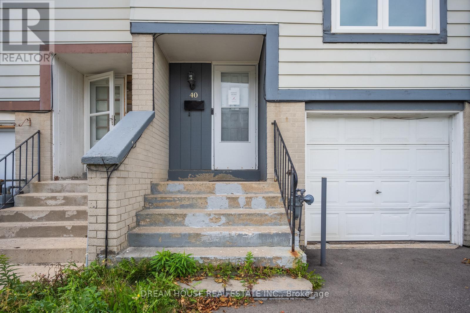 40 Hoskins Square, Brampton, Ontario  L6S 2N6 - Photo 3 - W13780432