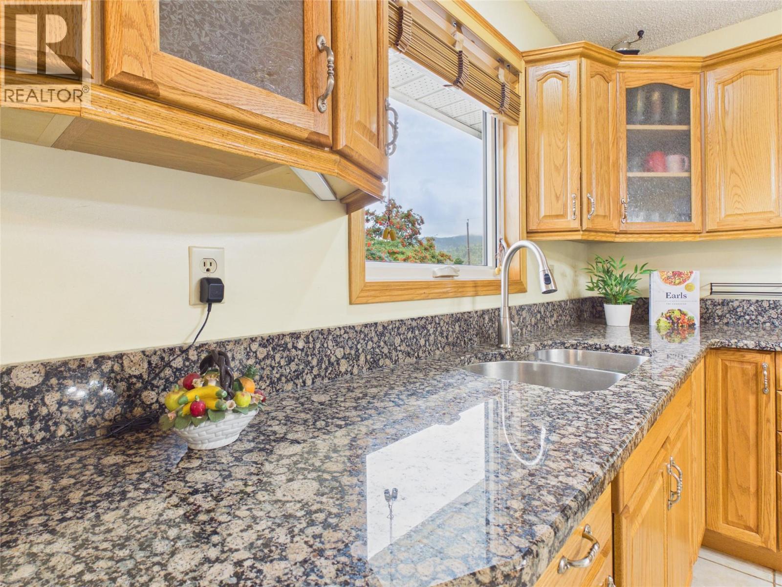 166 14th Street, Fernie, British Columbia V0B 1M0 - Photo 3 - 10400720