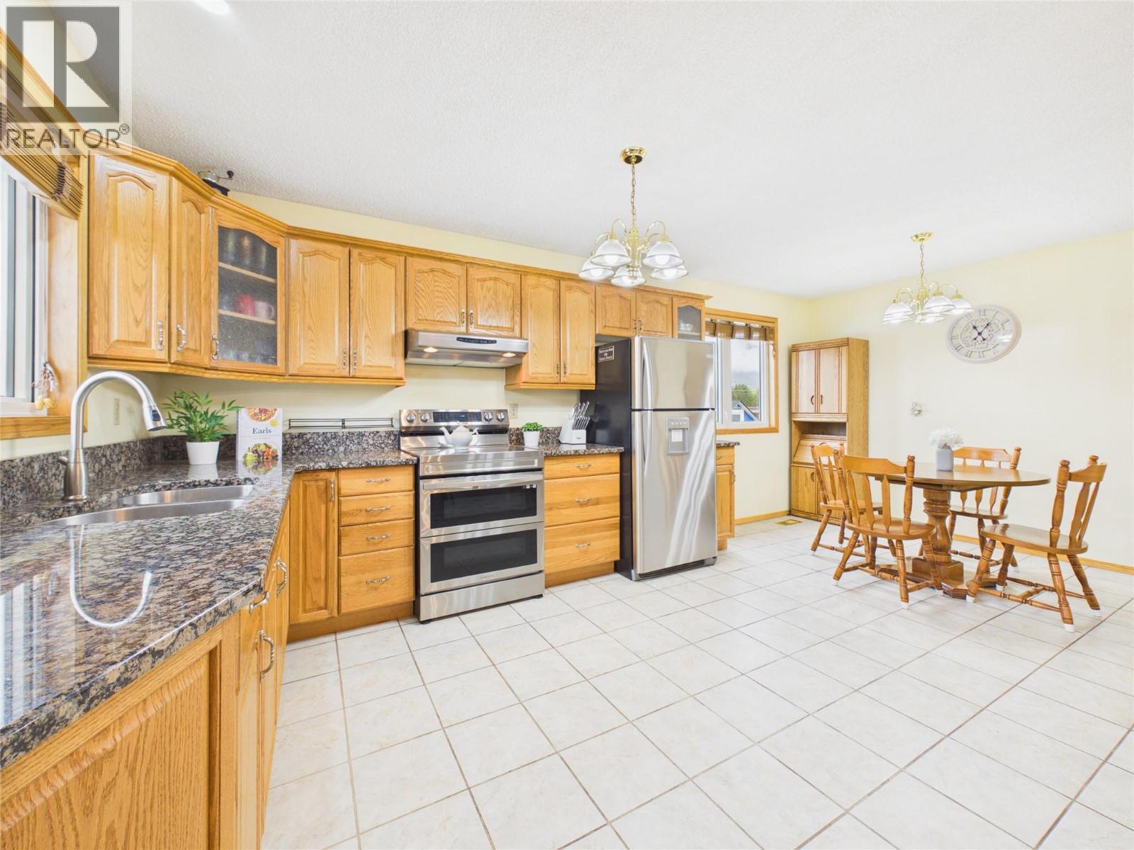 166 14th Street, Fernie, British Columbia V0B 1M0 - Photo 5 - 10400720