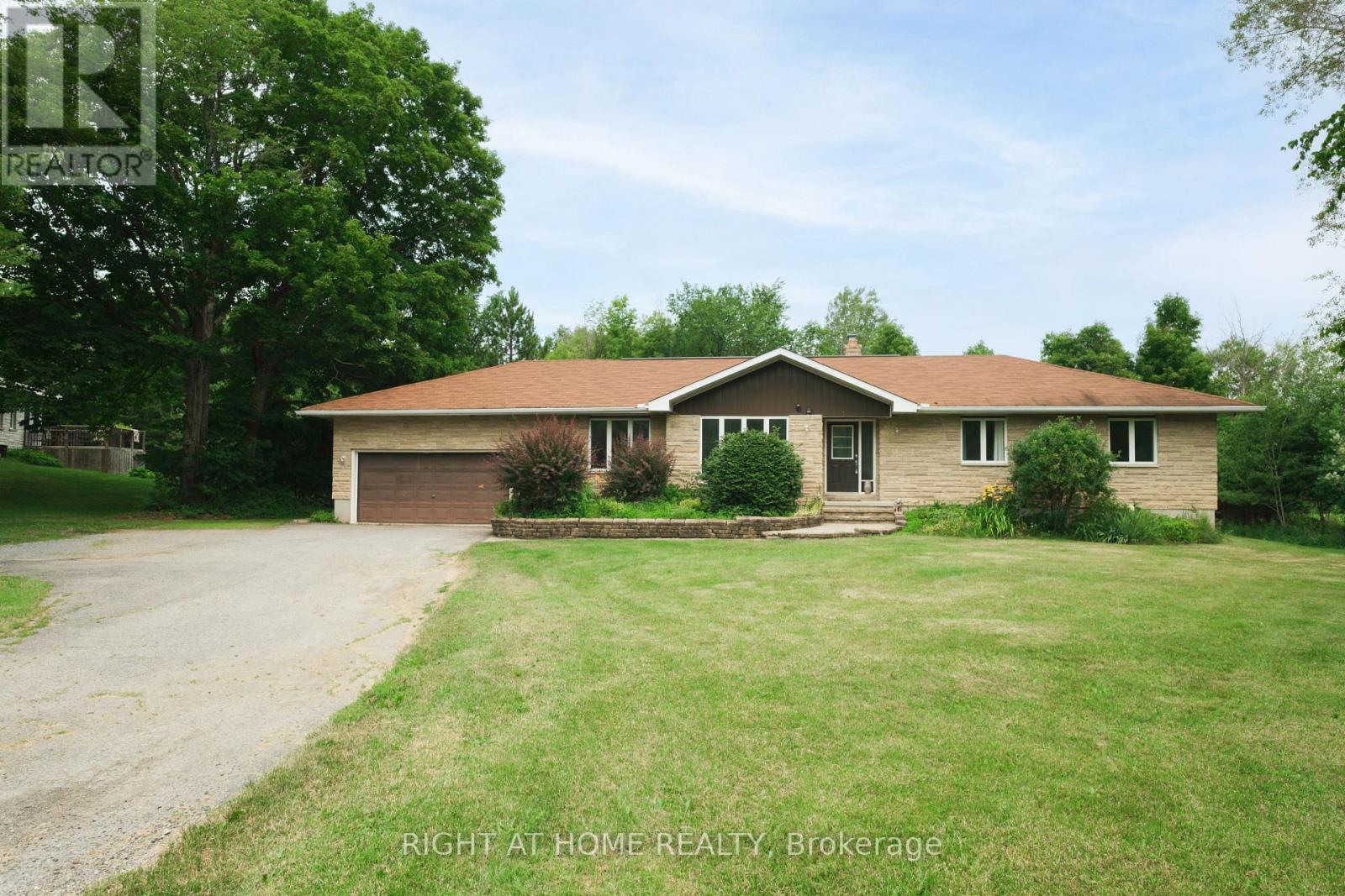 306 LYNX HOLLOW DRIVE, Mississippi Mills, Ontario