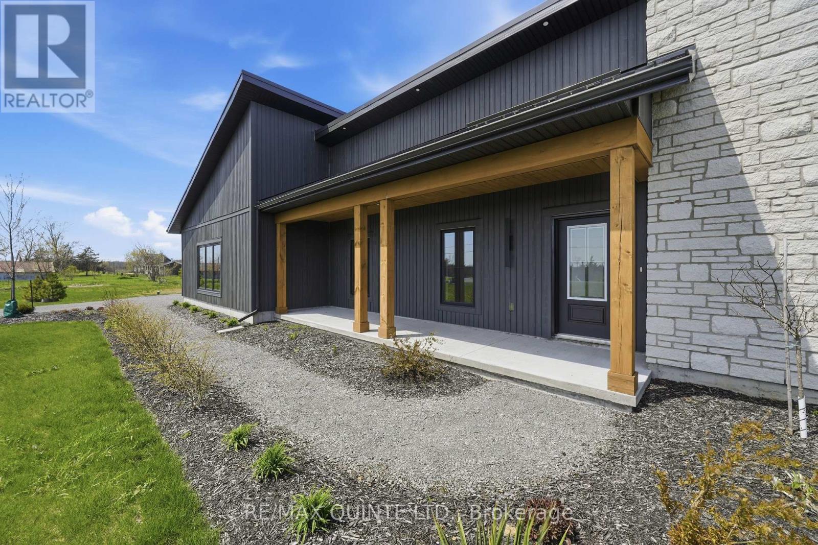 225 Mitchells Crossroad, Prince Edward County, Ontario  K0K 2T0 - Photo 3 - X13797804