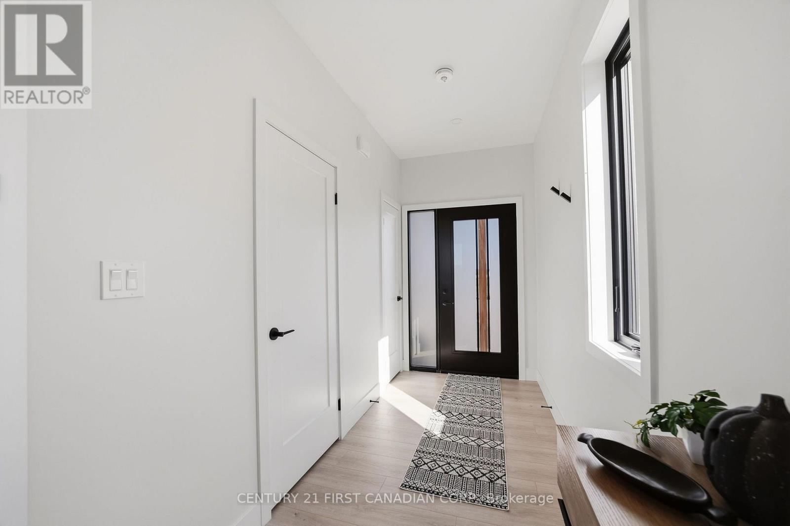 122 Addison Avenue, Lucan Biddulph, Ontario  N0M 2J0 - Photo 5 - X13797858