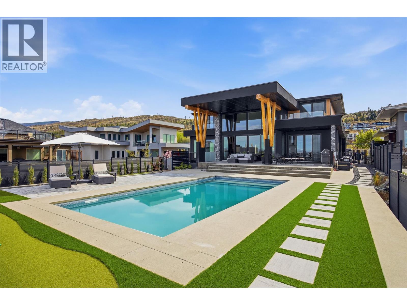 466 Swan Drive, Kelowna, British Columbia  V1W 5L9 - Photo 3 - 10399479