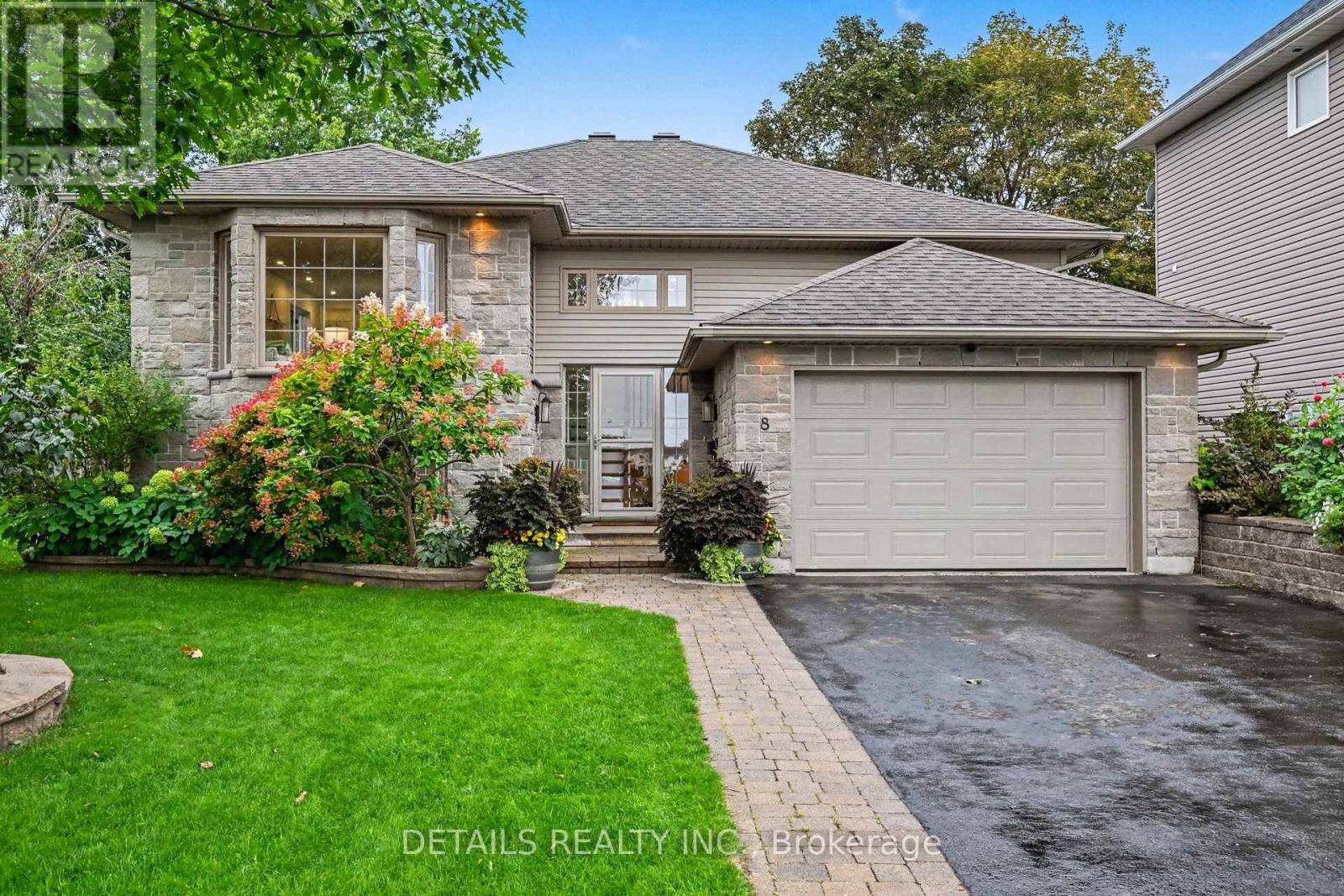 8 Francis Street, Carleton Place, Ontario  K7C 0C6 - Photo 2 - X13797610
