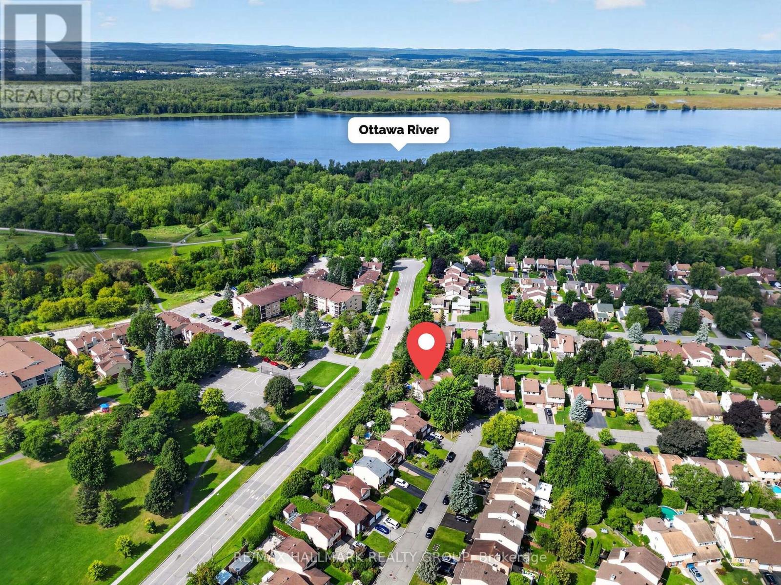 1055 Avignon Court, Ottawa, Ontario  K1C 2N4 - Photo 4 - X13797768