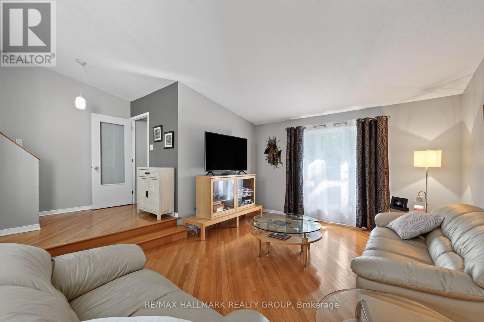1055 Avignon Court, Ottawa, Ontario  K1C 2N4 - Photo 8 - X13797768