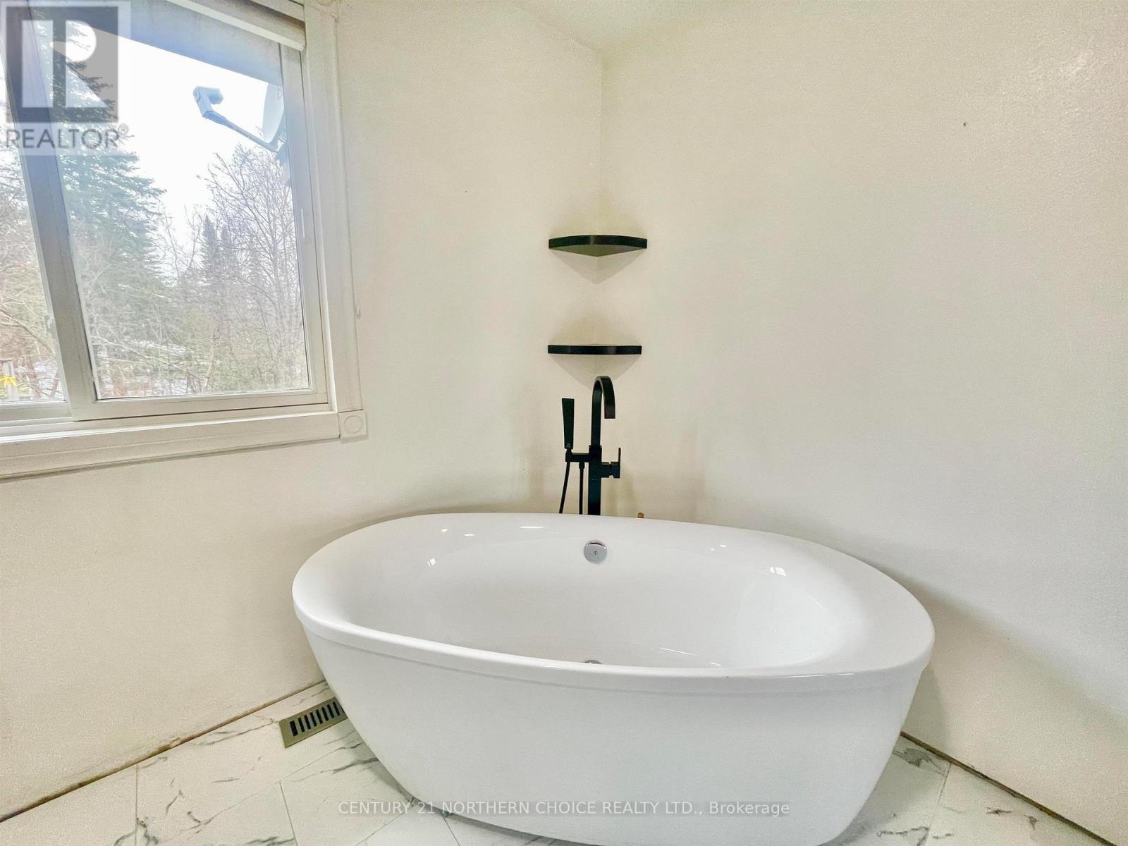 70 Armstrong Street, Machin, Ontario  P0V 2V0 - Photo 11 - X13797828