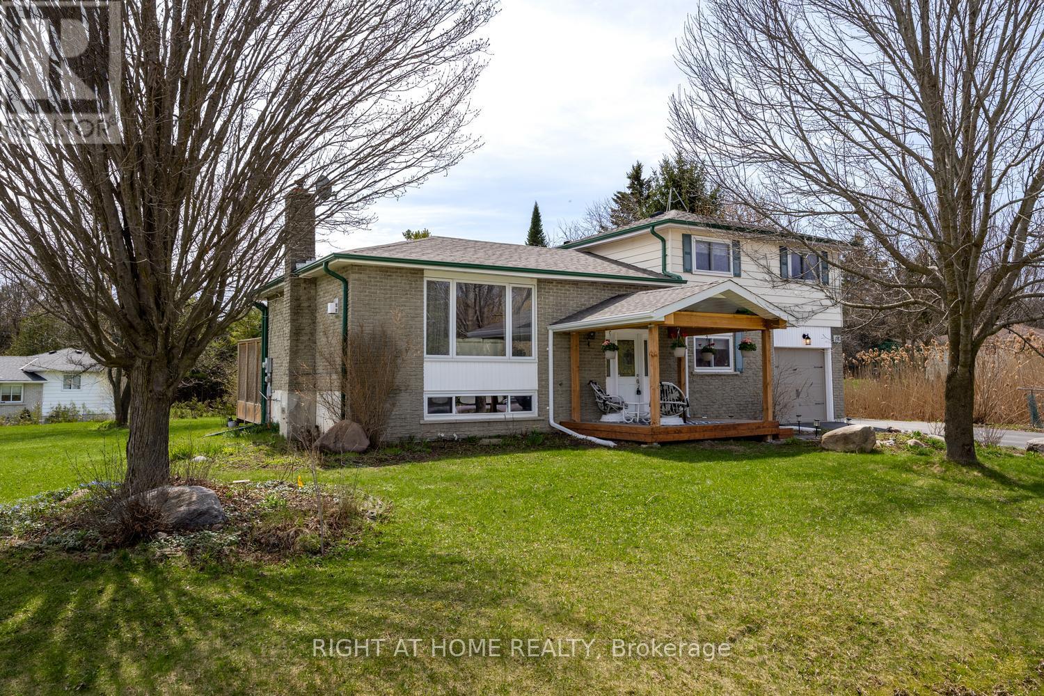17 Crestview Avenue, Scugog, Ontario  L0B 1B0 - Photo 2 - E13577050